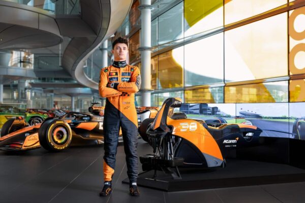 McLaren Racing представляє інноваційний рухомий симулятор
