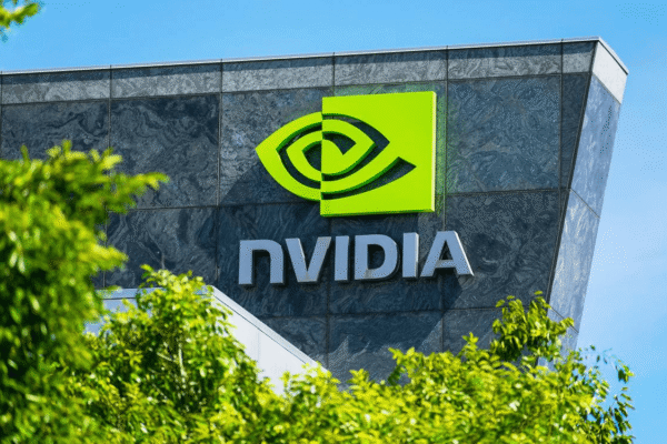 Broadcom кидає виклик Nvidia мережевим чіпом Tomahawk Ultra AI