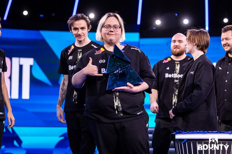 Команда Team Spirit переводить magixx до депозитного складу