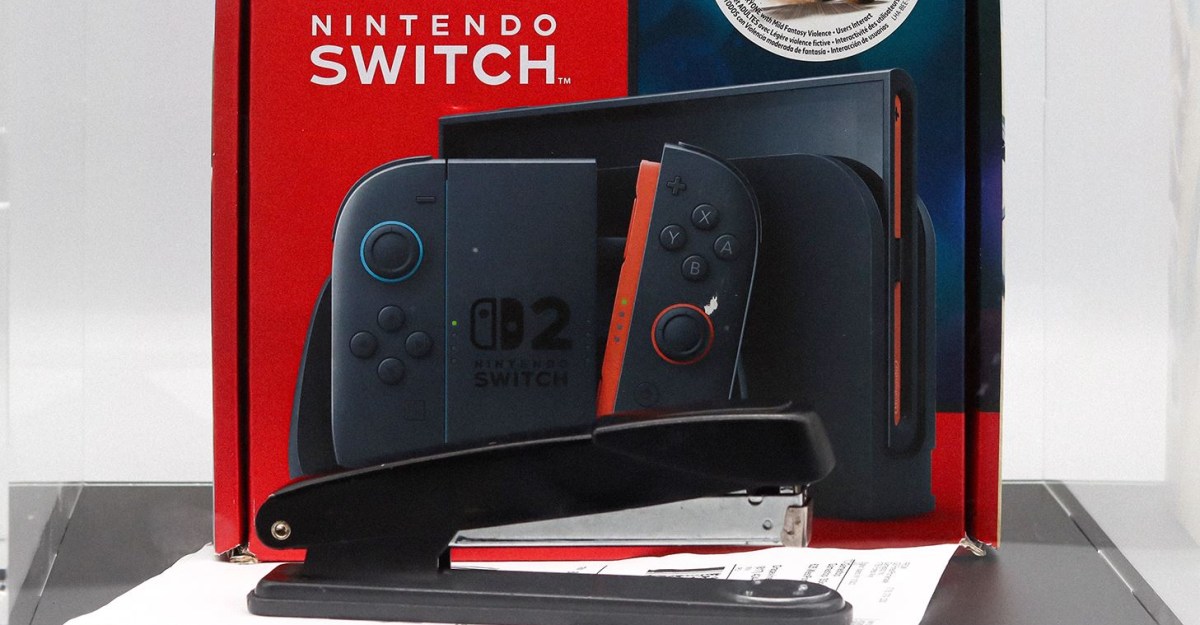 GameStop зібрав $15,000 на зламану та скріплену консоль Switch 2