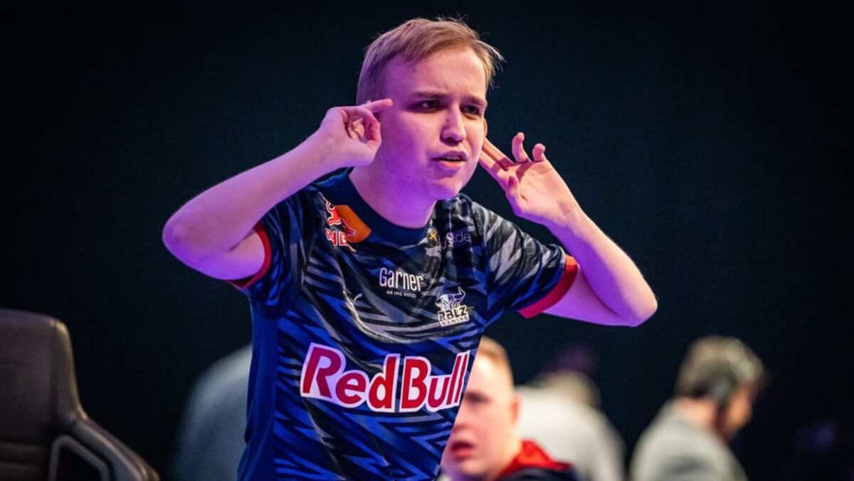 Зірка кіберспорту EA FC Вейрганг підписав контракт з Team Falcons