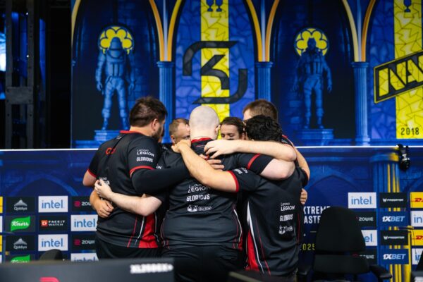 Complexity закриває програму для творців контенту