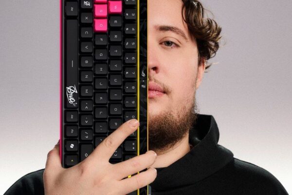 ZywOo та ASUS ROG випускають спеціальну версію клавіатури ROG Falchion Ace HFX