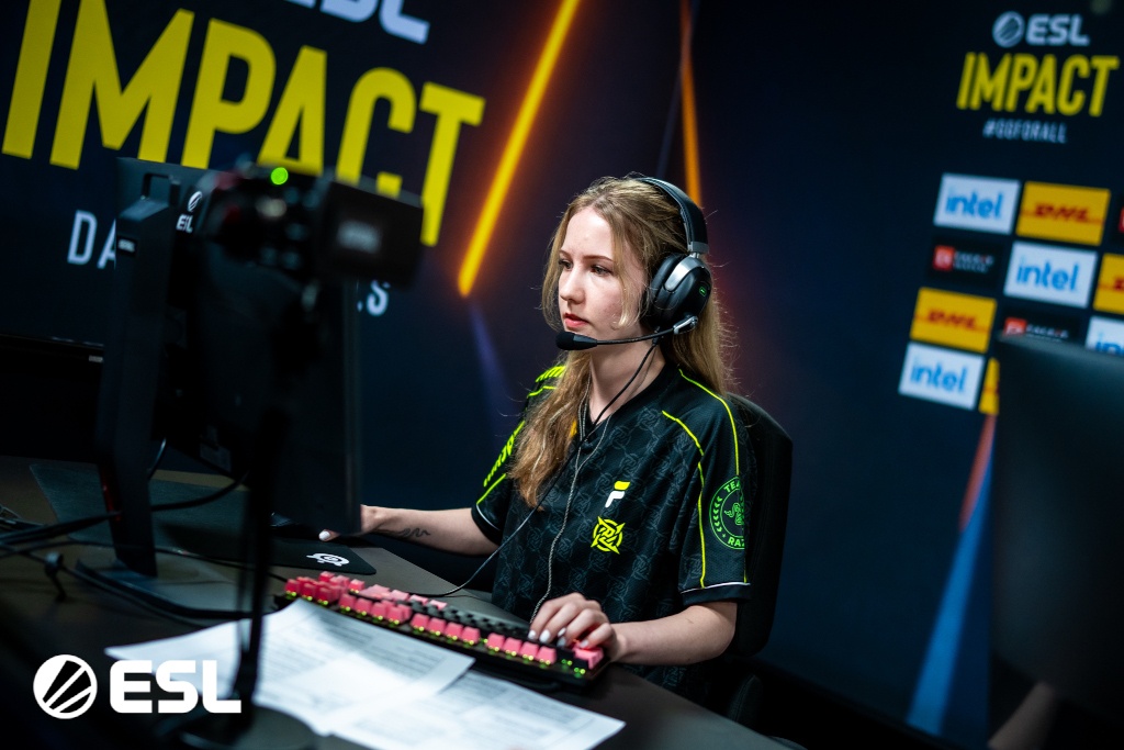 Ninjas in Pyjamas розпускають жіночий склад Impact з CS2
