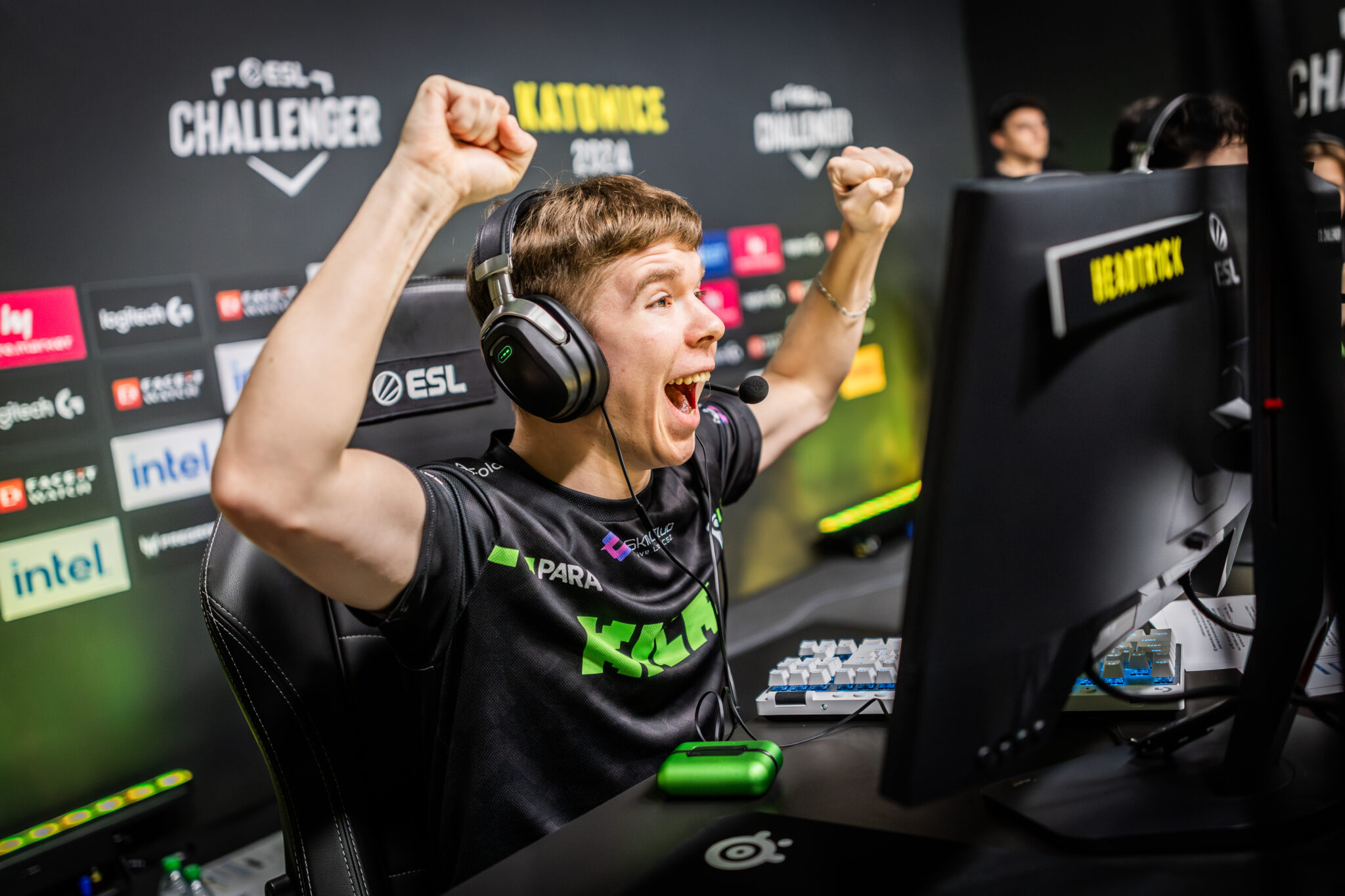 B8 за крок від топ-10: оновлений рейтинг HLTV для команд з українськими гравцями