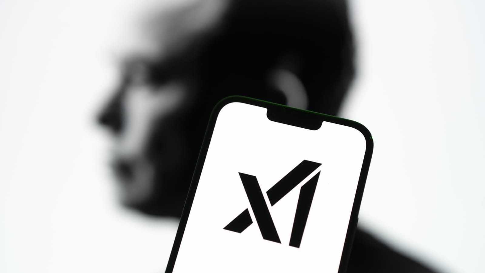 Позов проти xAI через можливі зловживання AI‑зображеннями